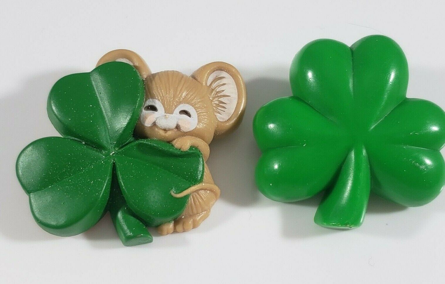 Vintage 1983  Hallmark Plastic Pins St Patrick\'s Day IRISH Shamrock Clover Mouse