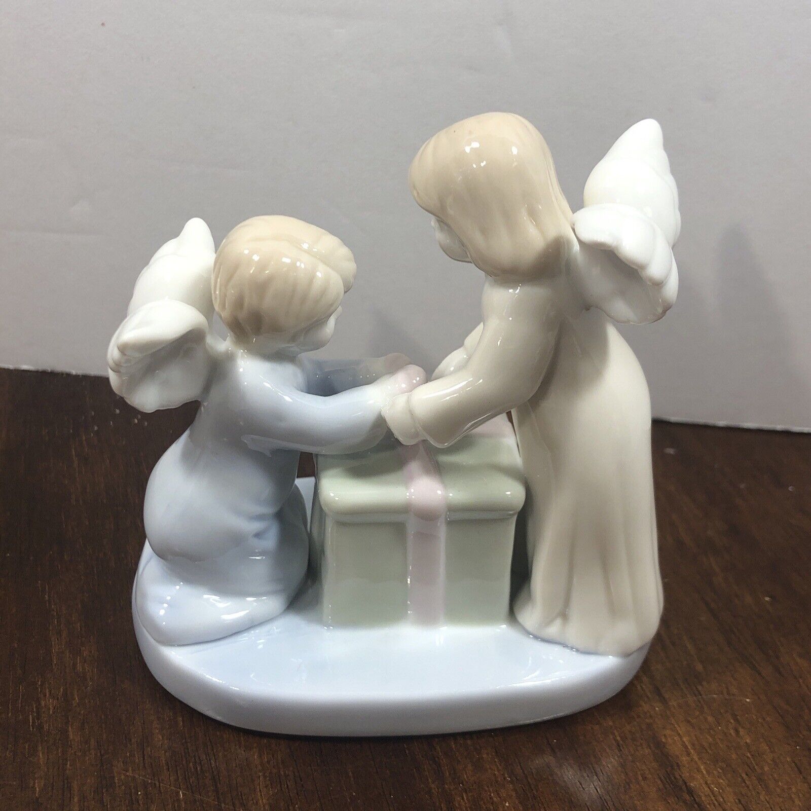 Vintage Russ Marbella Figure Two Angels With Present Beautiful Faces Glossy