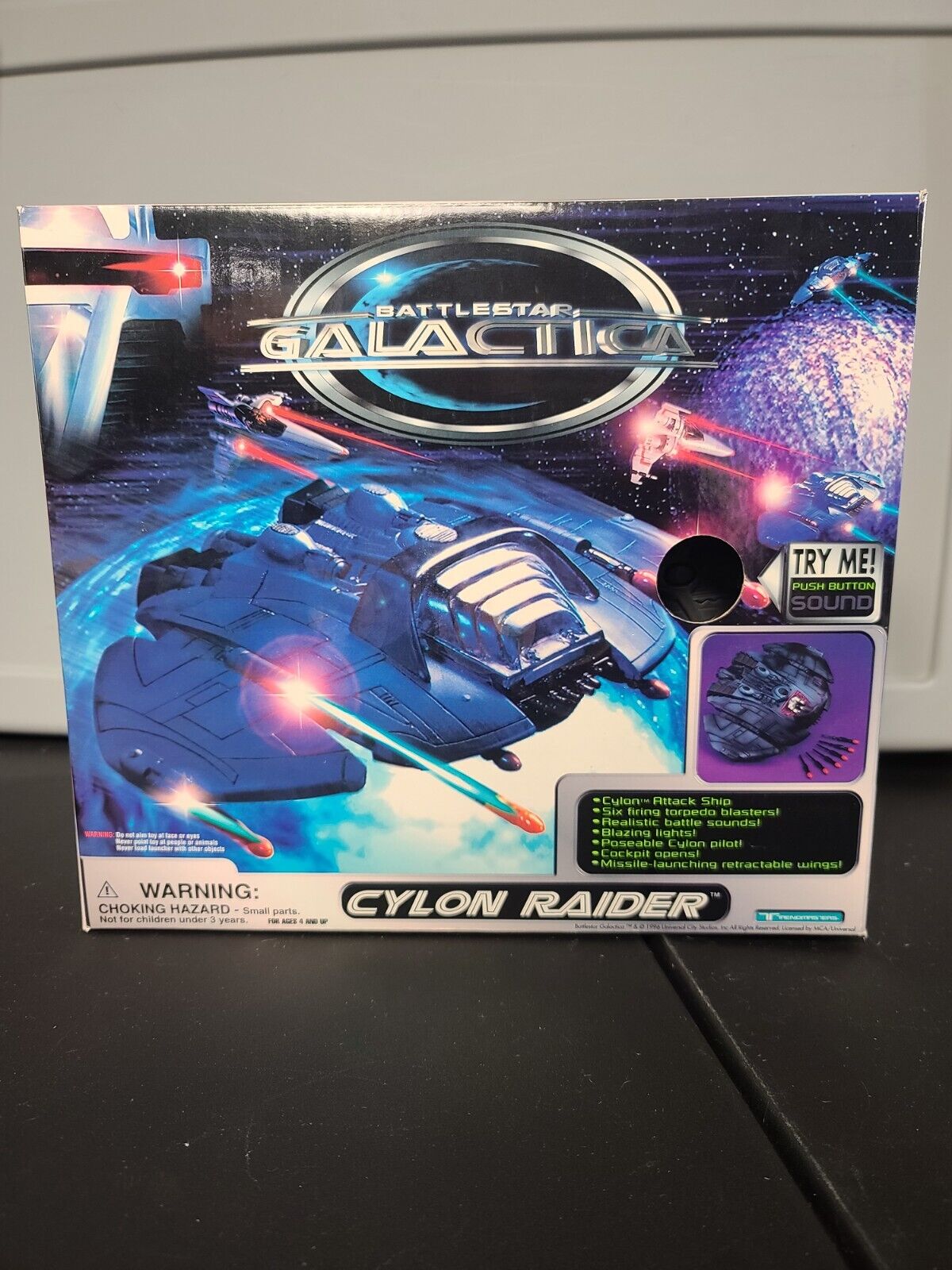 1996 Battlestar Galactica Cylon Raider Trendmasters NIB
