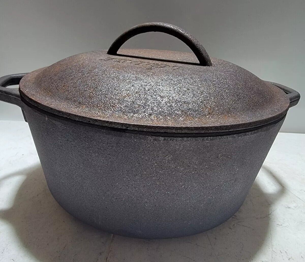 Dutch Oven Cast Iron Lodge USA 8DOL  10 1/4 Inch With Lid Vintage READ NOTES