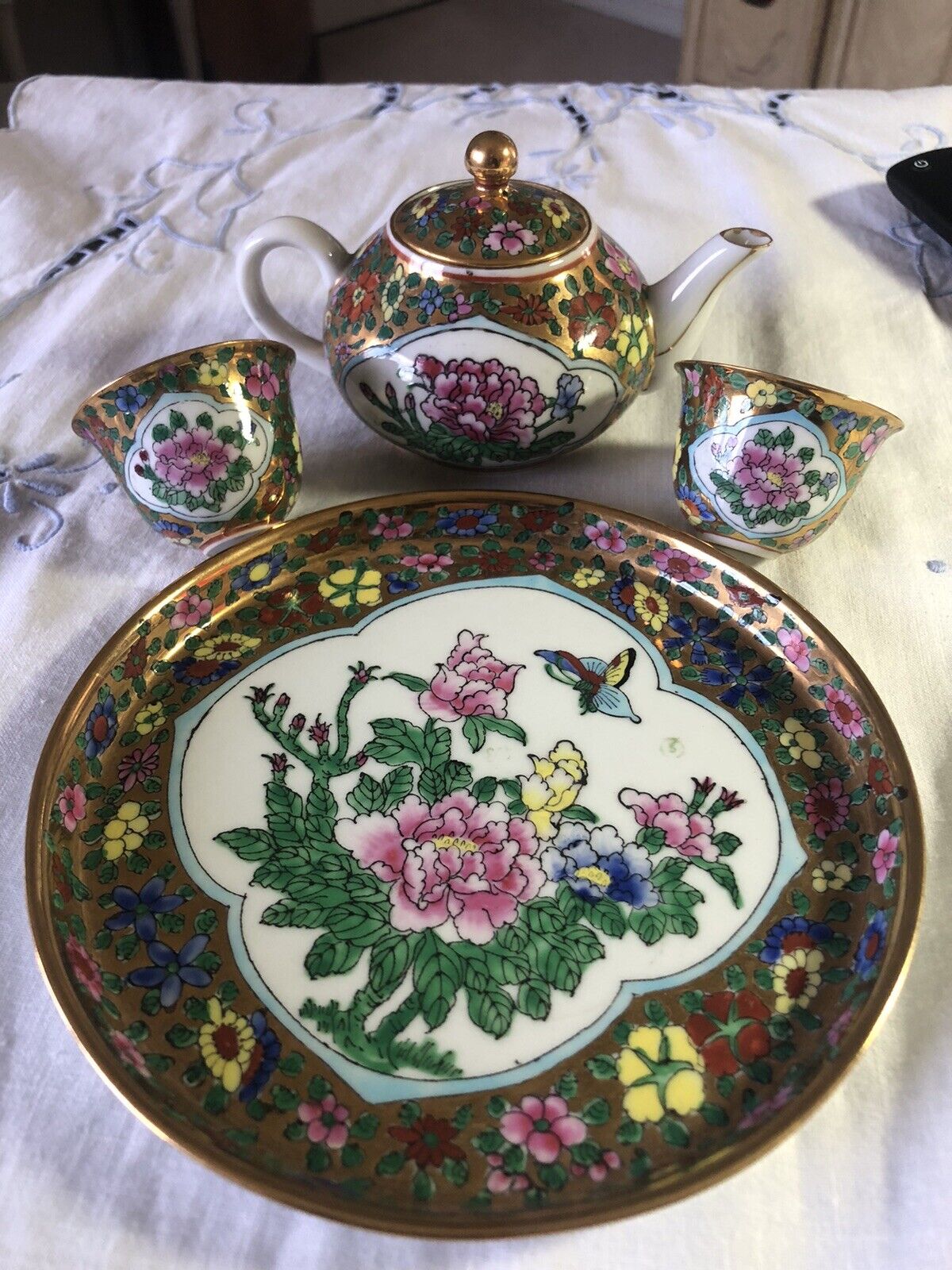 Vintage Chinese Mini Rose Medallion Fine China Teapot w/Lid, 2 Cups Underplate