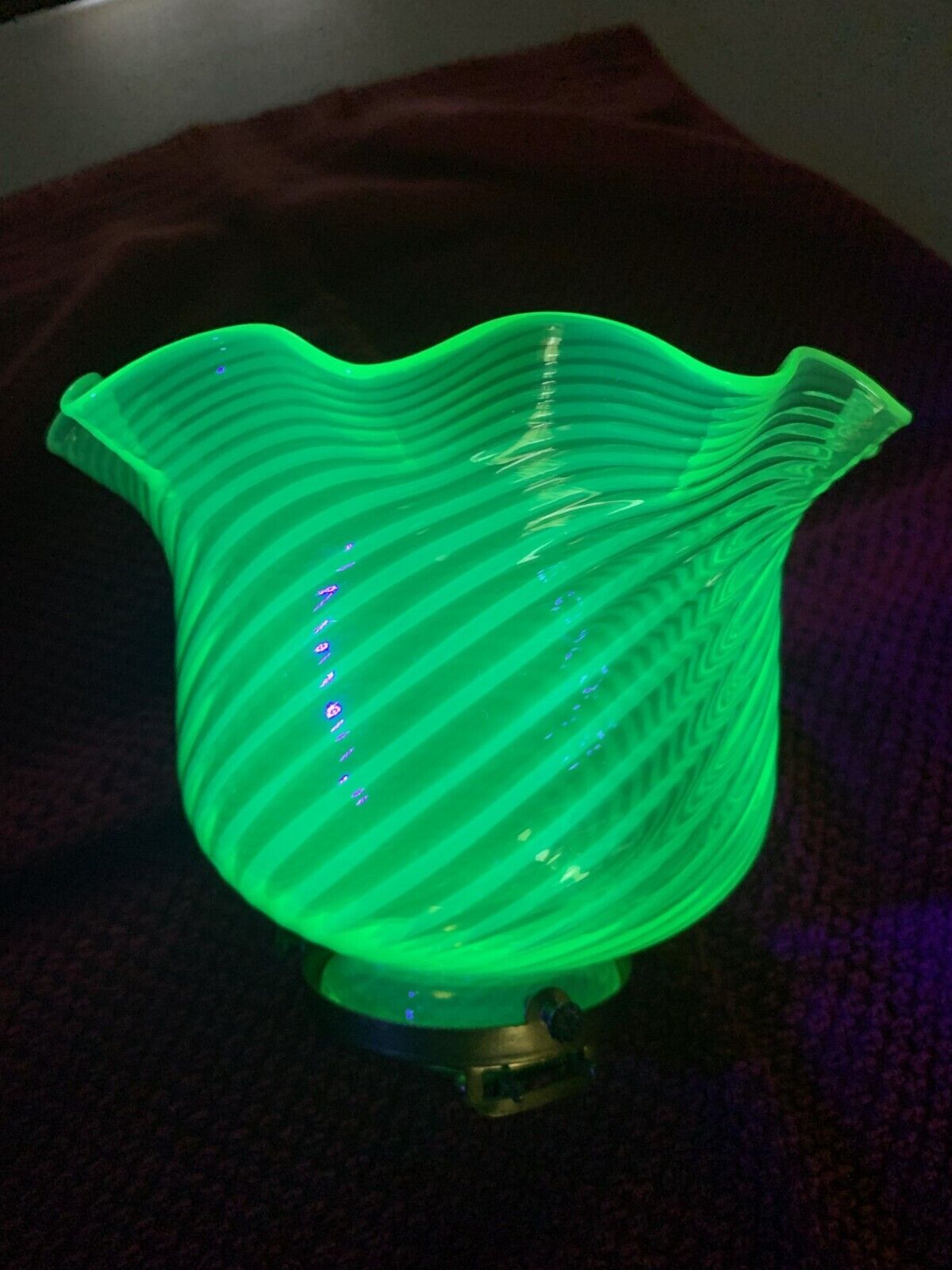 COMPLETE Vaseline Opalescent Uranium Glass Ruffled Lamp Shade with Shade Holder