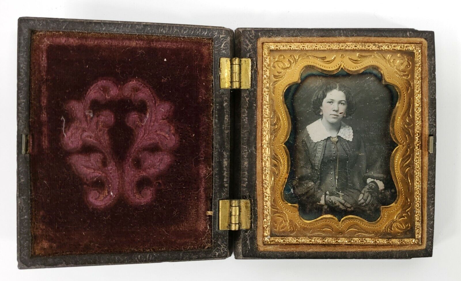 Antique Ninth Plate Daguerreotype Beautiful Woman Wearing Lace Gloves Pecks Case