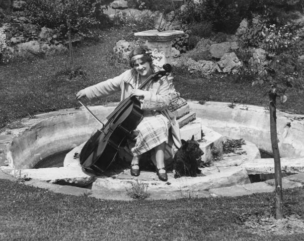 British Cellist Beatrice Harrison Circa 1920 Old Photo