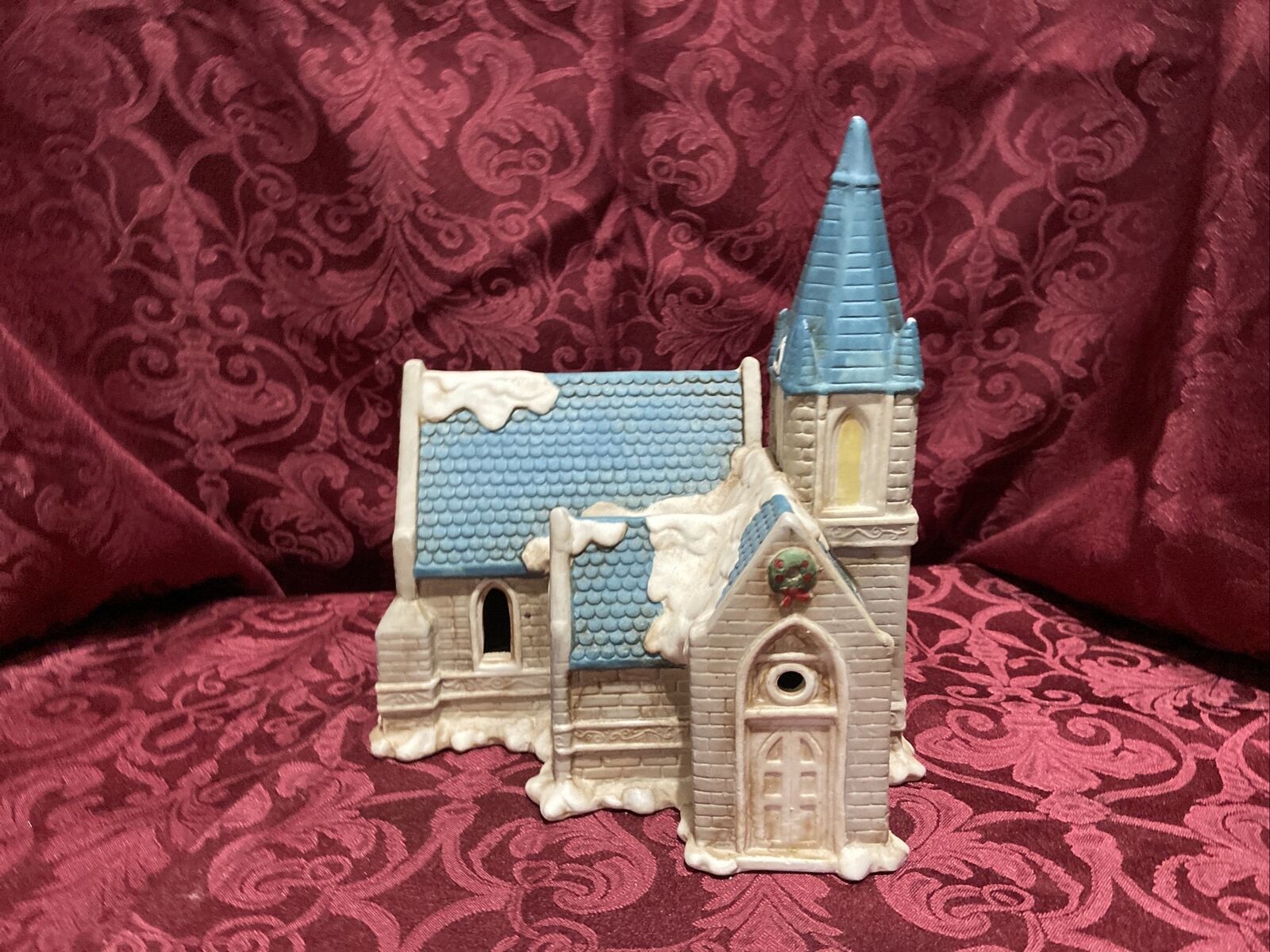 1992 old world village cathedral lighted house