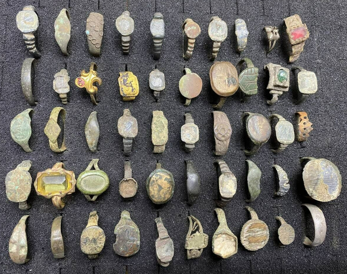 SET OF RARE ANCIENT ROMAN BRONZE RINGS 50 PCS. Inserting stones