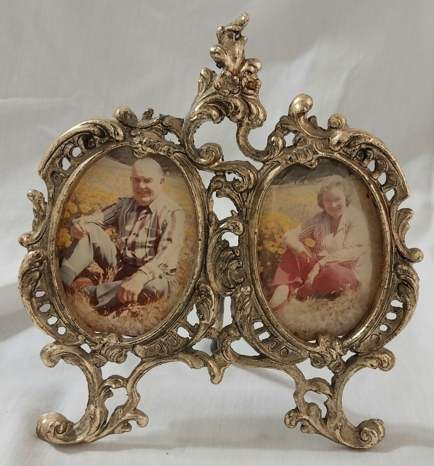 VINTAGE CHIC VICTORAIN ORNATE GOLDGILT DOUBLE PICTURE FRAME SELF STANDING SHABBY