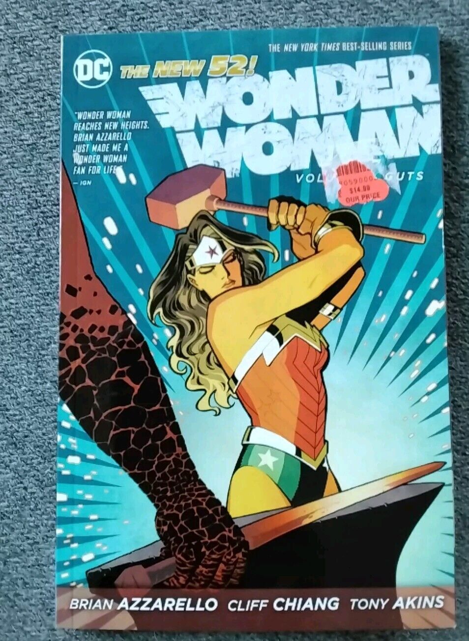 Wonder Woman, Vol. 2: Guts (The New 52) - Paperback By Azzarello, Brian 
