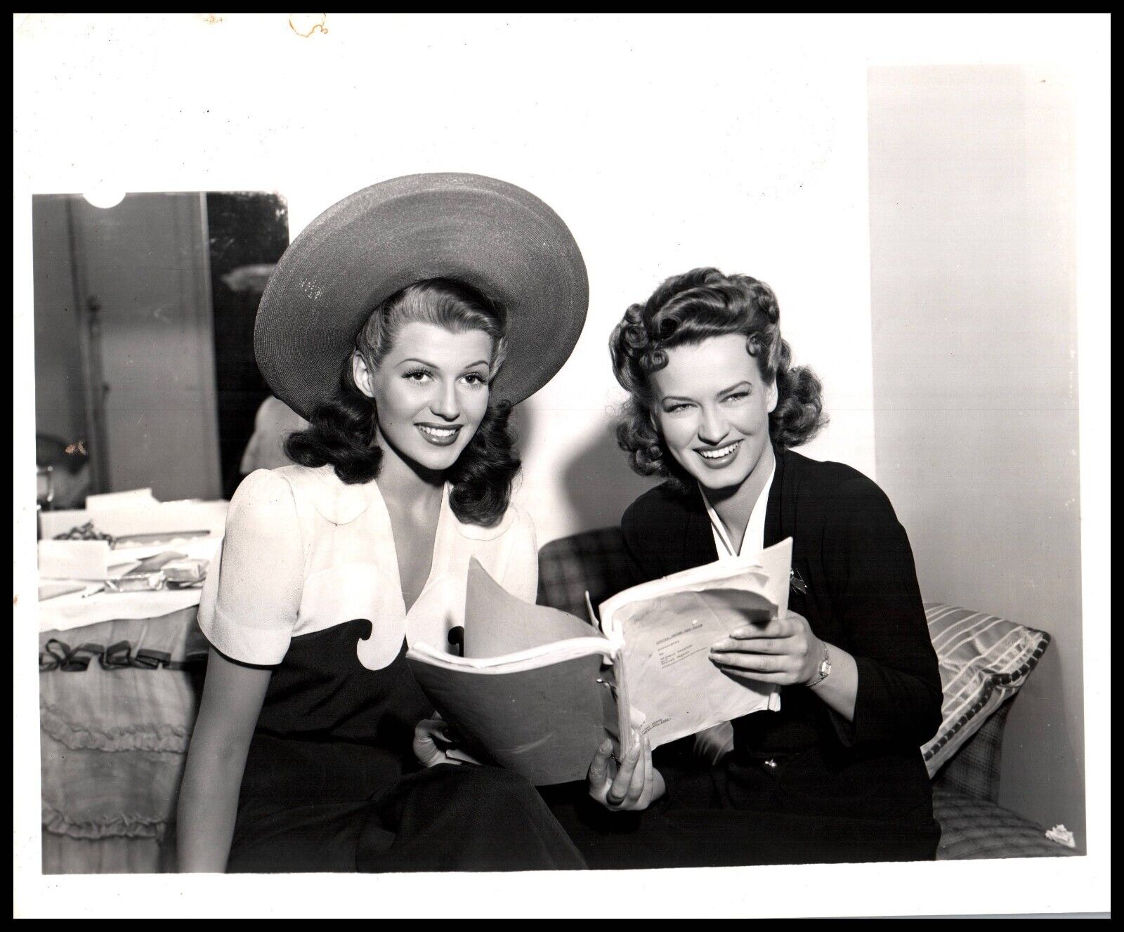 Rita Hayworth + Osa Massen (1941) 🎬⭐ Beauty Actress - Bombshell Photo K 198
