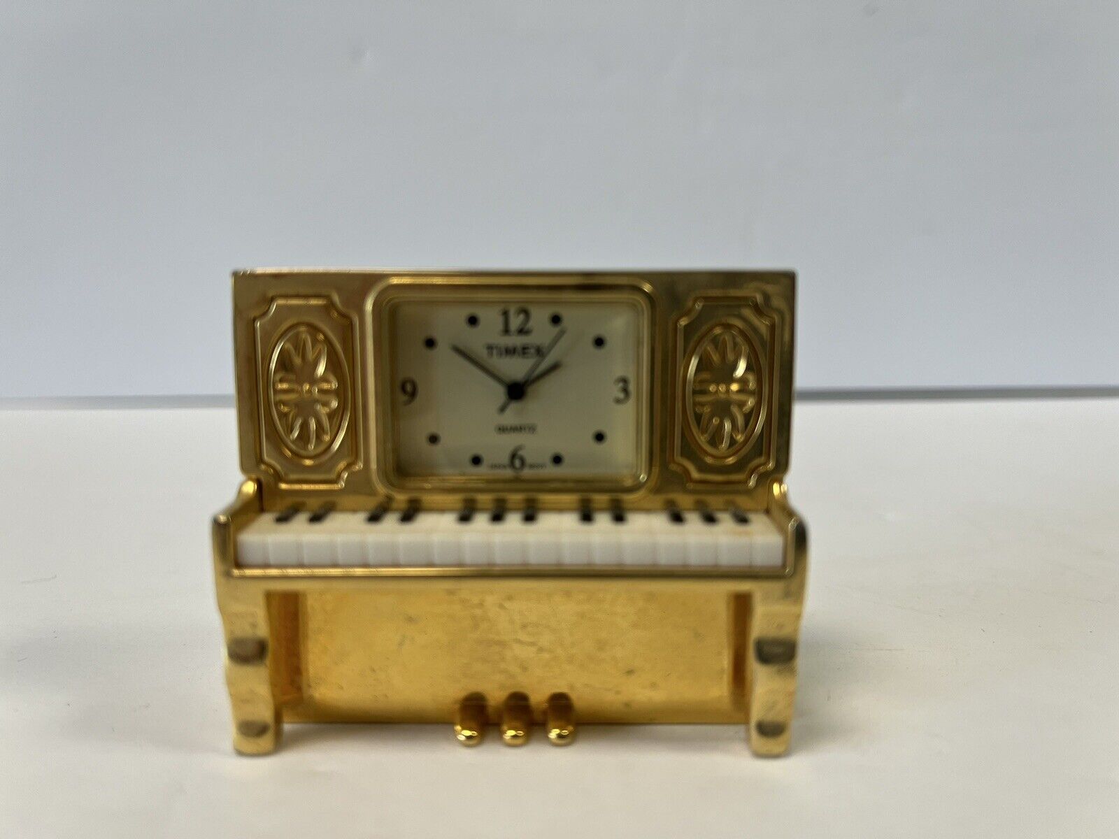 Timex Collectible Mini Clock Piano Gold 2\