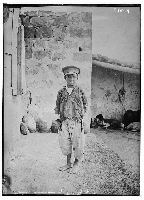 Photo:Armenian orphan,little boy,barefoot,Bain News Service