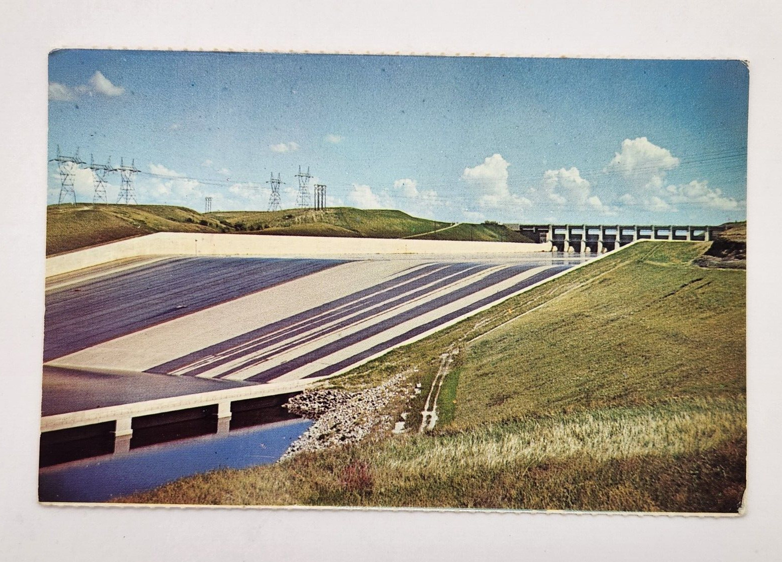 Vintage 1960\'s postcard The Spillway Garrison Dam Plastichrome Card Unposted