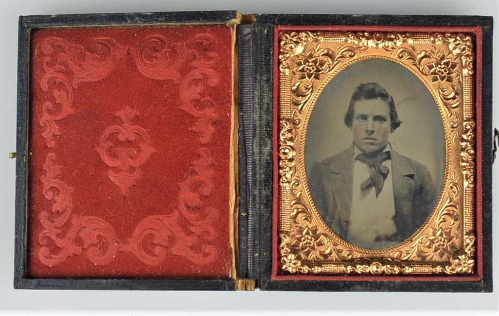 ANTIQUE 1860's 1/9 PLATE AMBROTYPE TINTYPE OF YOUNG MAN IN LEATHER CASE