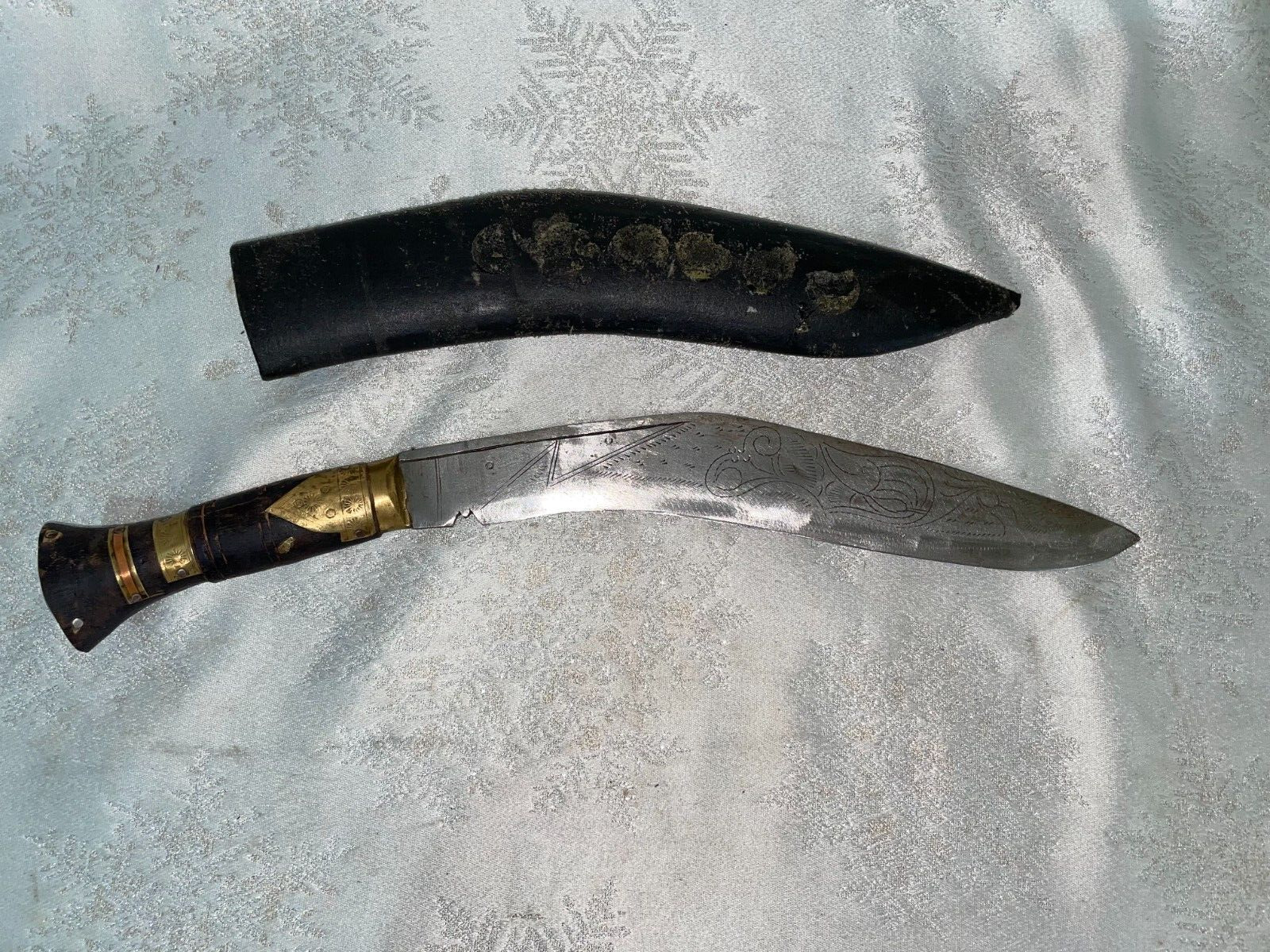 VERY OLD DAGGER KNIFE ETCHED KHANJAR MUGHAL INDIA ORIENTAL ENGRAVED & SHEATH