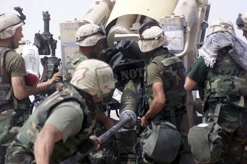 US Marine Corps (USMC) M 198 155mm howitzer Iraqi Freedom I 8x12 Photograph