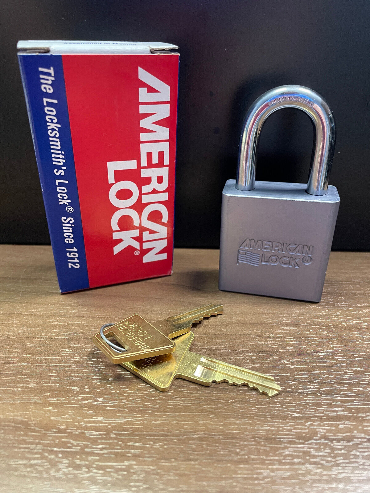 American Lock Padlock,  Series A10  w/ 2 Keys, KD, NOS