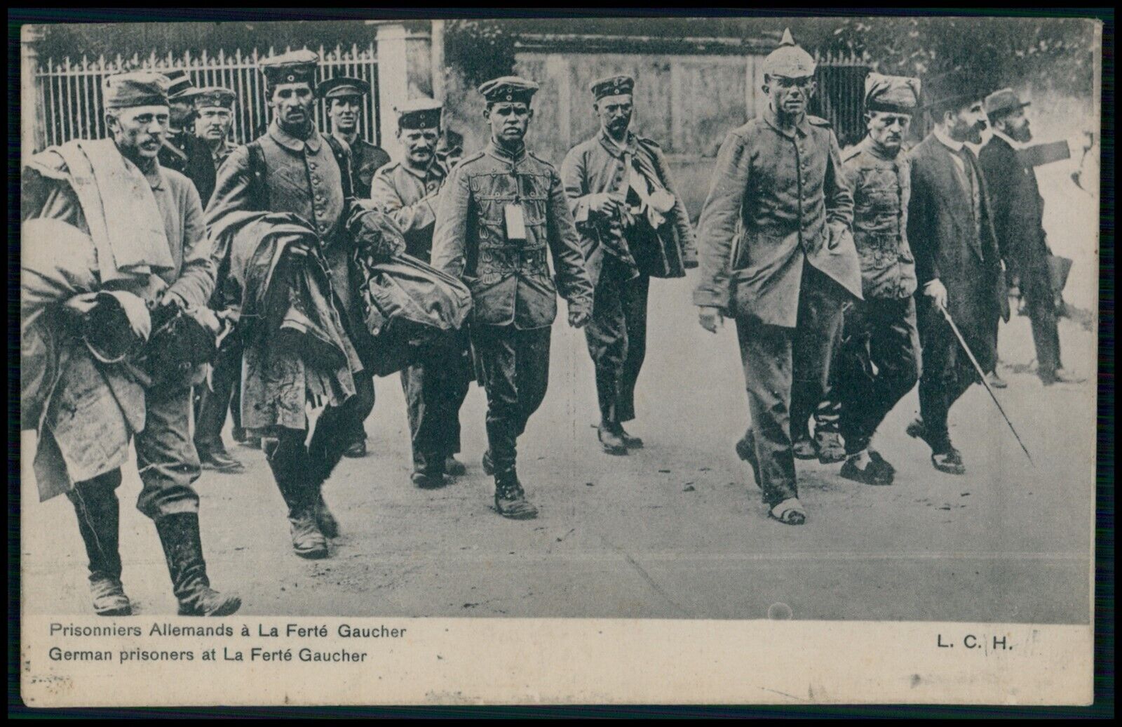 ad39 WWI ww1 war Germany soldiers prisoners in France original old 1915 postcard