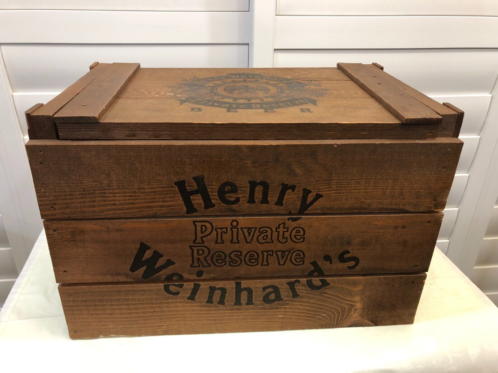 Vintage  Henry Weinhard\'s Private Reserve Wooden Crate 17-1/2\