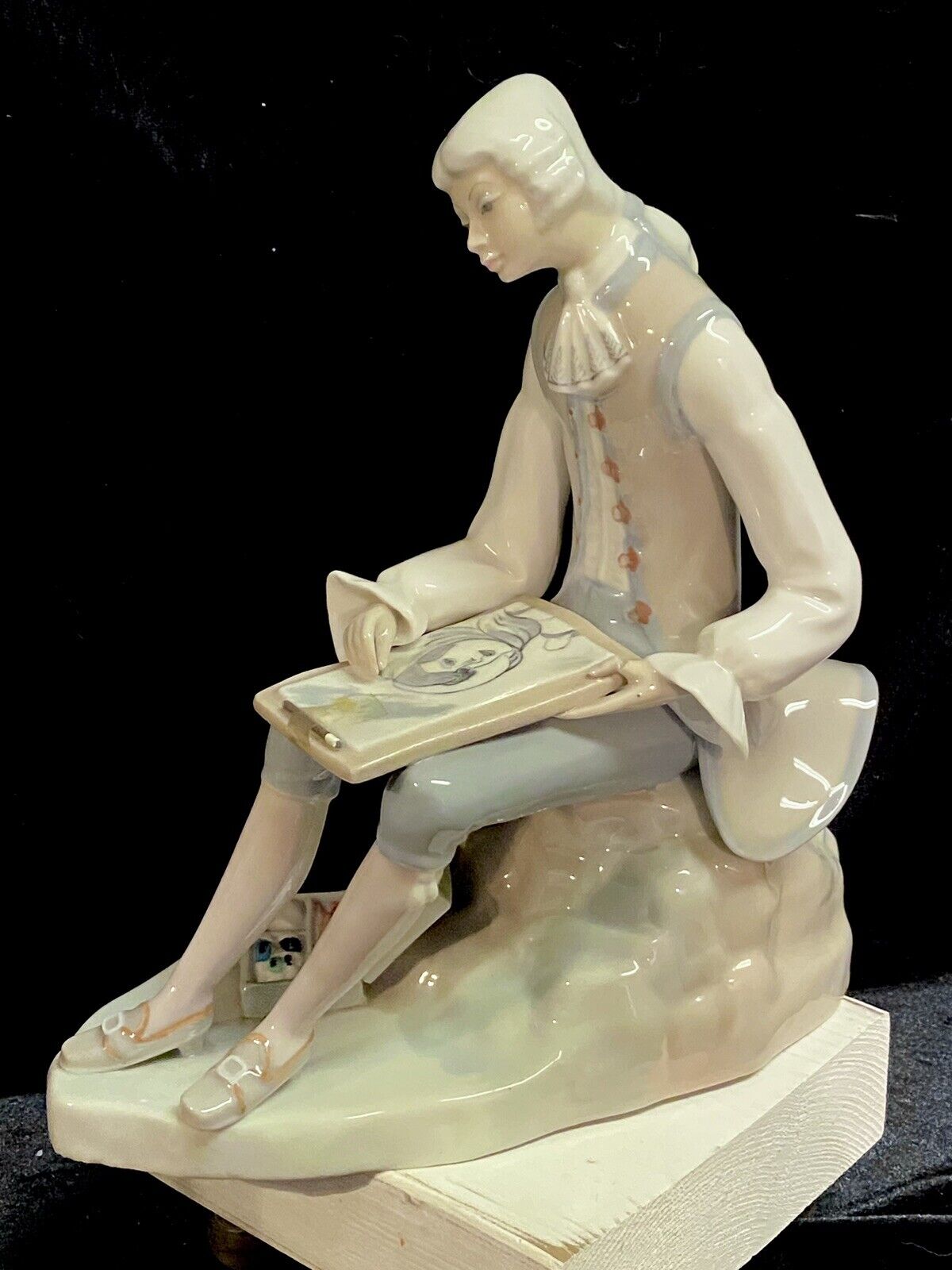 Vintage Cascades Porcelain Seated Artist Painting With Paintbrush.  Please Read.