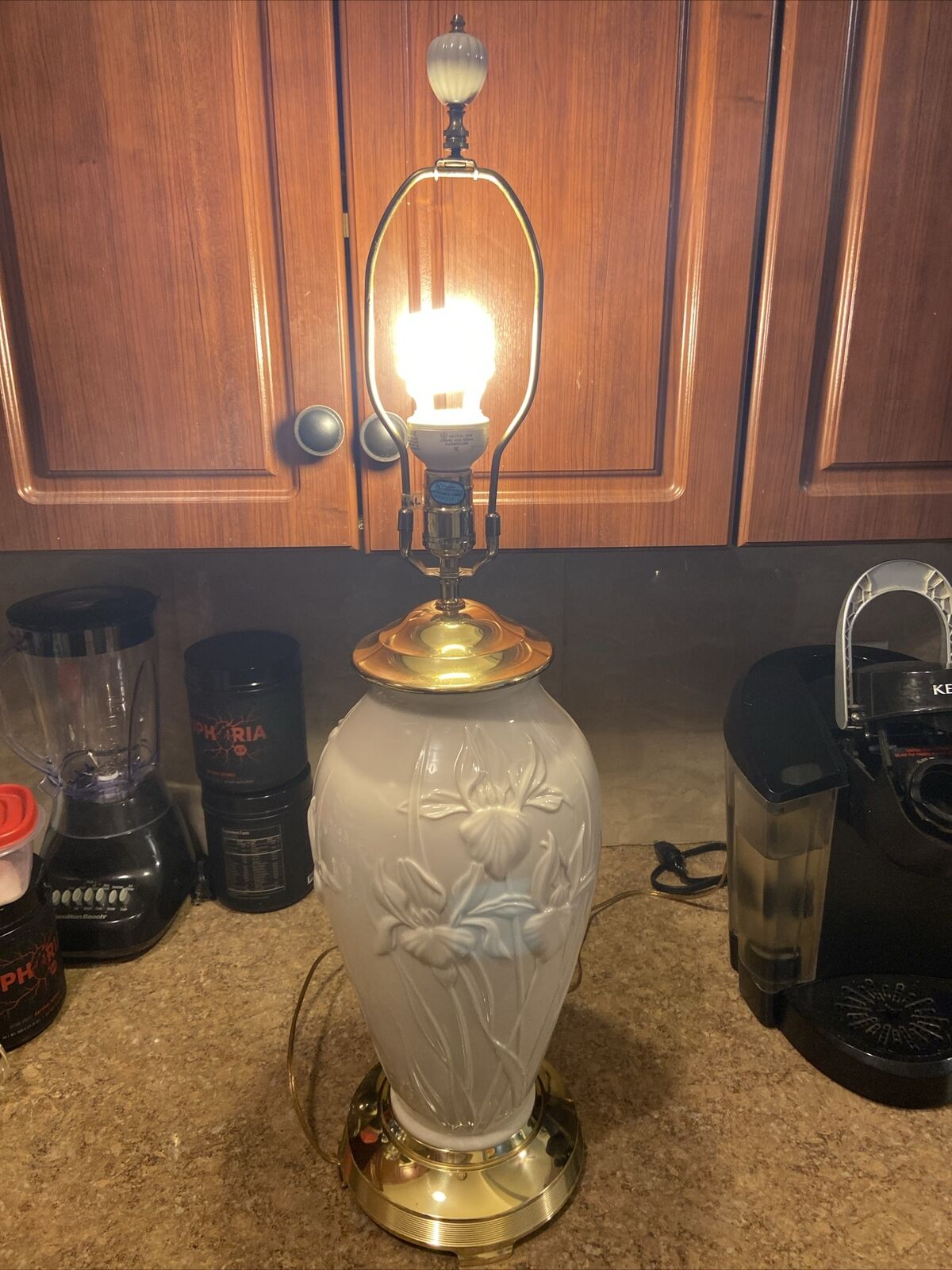 BEAUTIFUL LENOX MASTERPIECE COLLECTION IRIS TABLE LAMP 