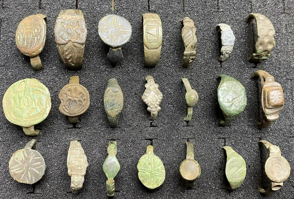SET OF RARE ANCIENT ROMAN BRONZE RINGS 21 PCS. Inserting stones