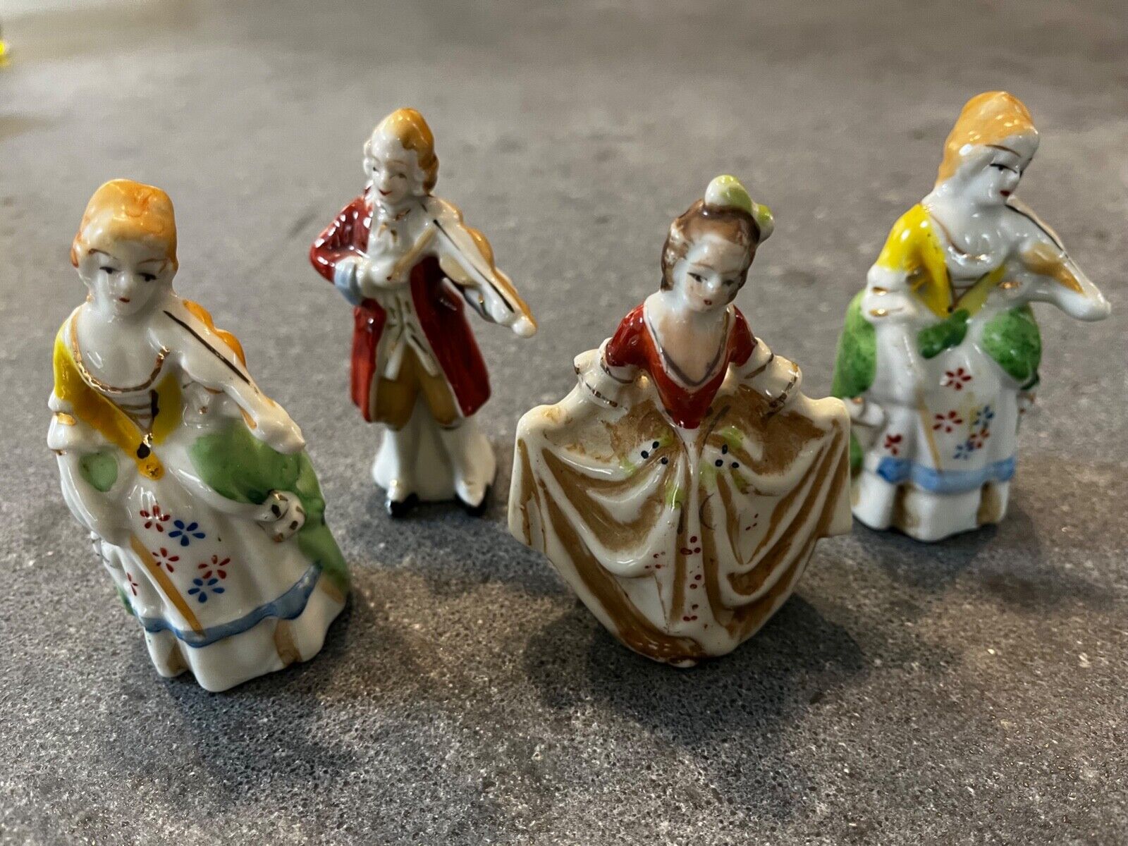Lot of 4 pieces Chikusa Made in Occupied Japan Porcelain Figurines