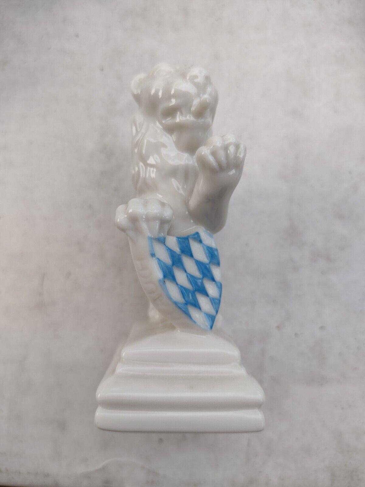 Nymphenburg Germany Heraldic Lion with Blue & White Shield #705b Figurine 