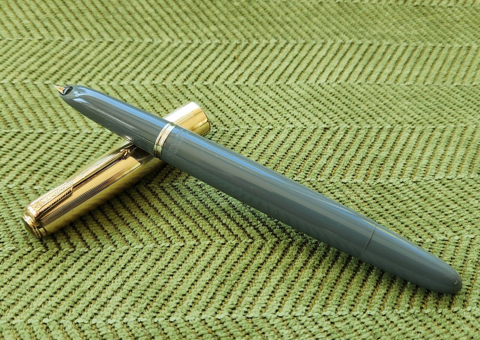 Parker 51 Vacumatic Fountain Pen Gray 14K nib 14K Gold Filled Cap Fully Serviced