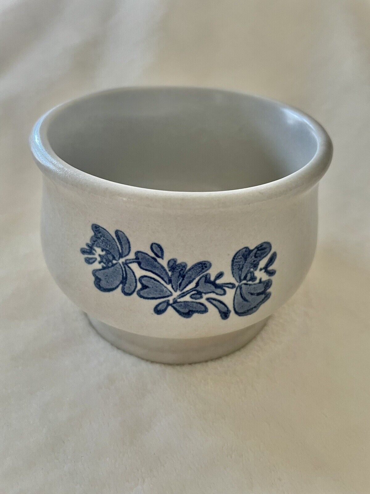Pfaltzgraff Yorktowne USA Blue Floral Stoneware Sugar Bowl Vintage