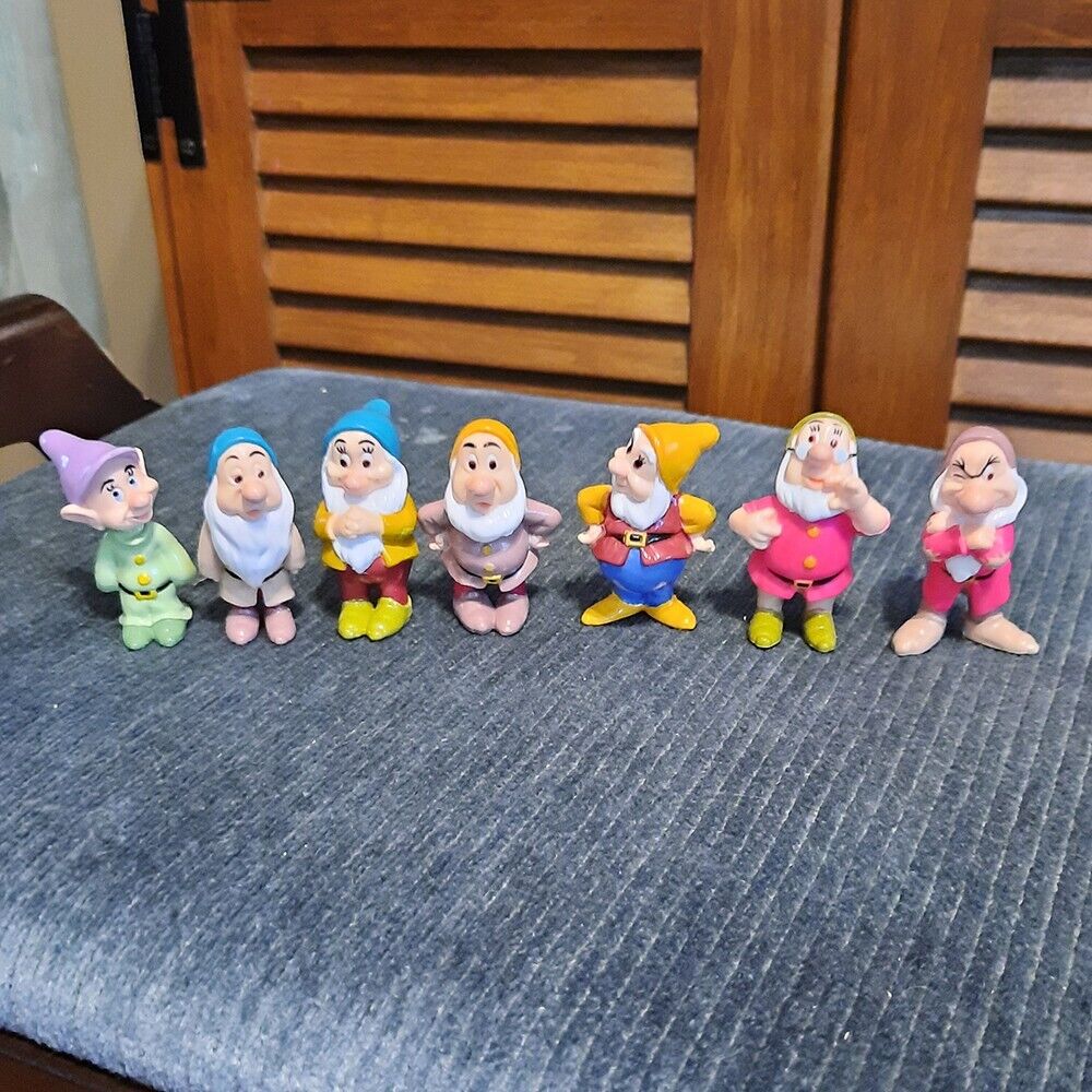 1993 Disney Snow White Seven Dwarfs PVC Figure Set of 7 Vintage Figures Mattel