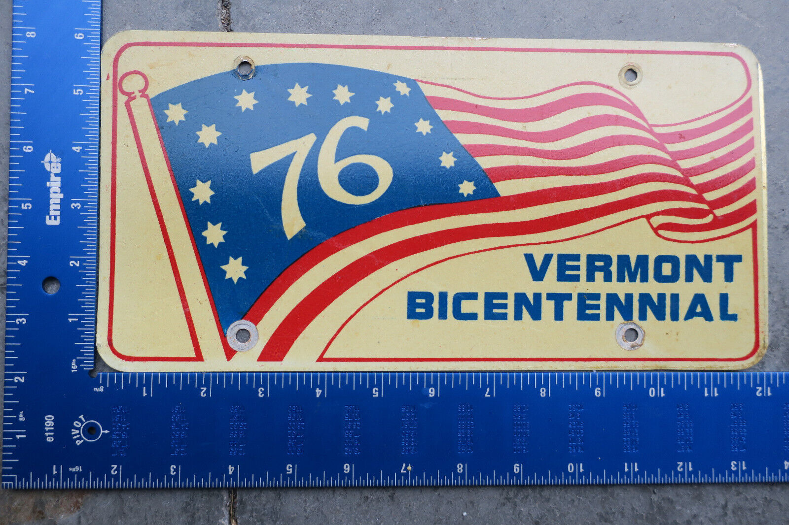 1976 76 VERMONT VT BICENTENNIAL BOOSTER LICENSE PLATE AMERICAN FLAG NICE ONE #50