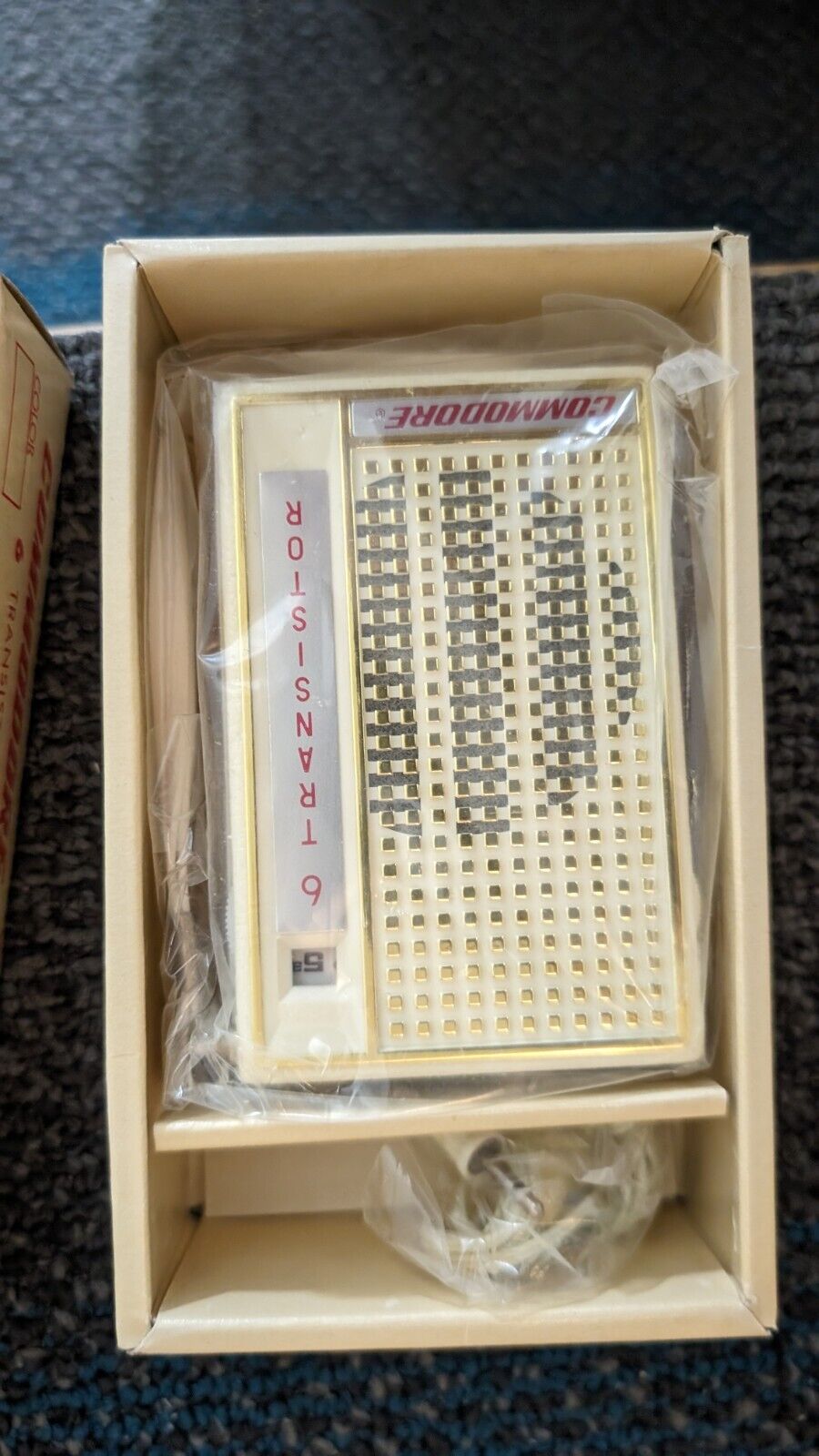 Vintage New Old Stock Commodore 6 Model TW-60 Transistor Radio in Original Box