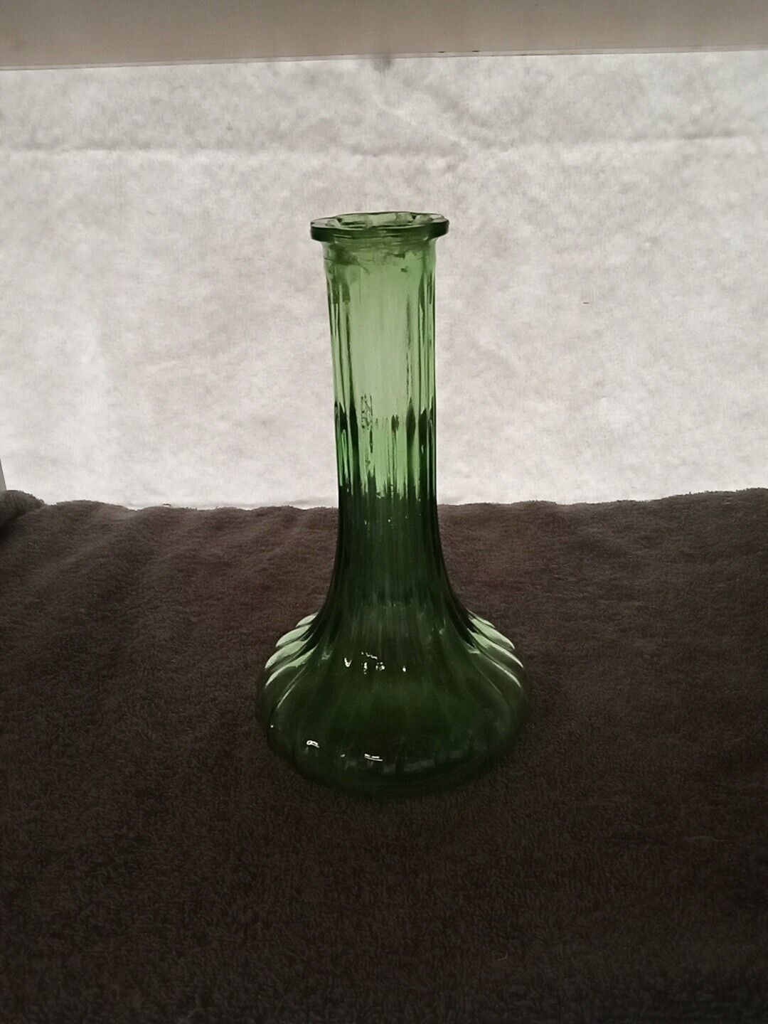 Vintage Cleveland Glass Green Ribbed Bud Vase 9\