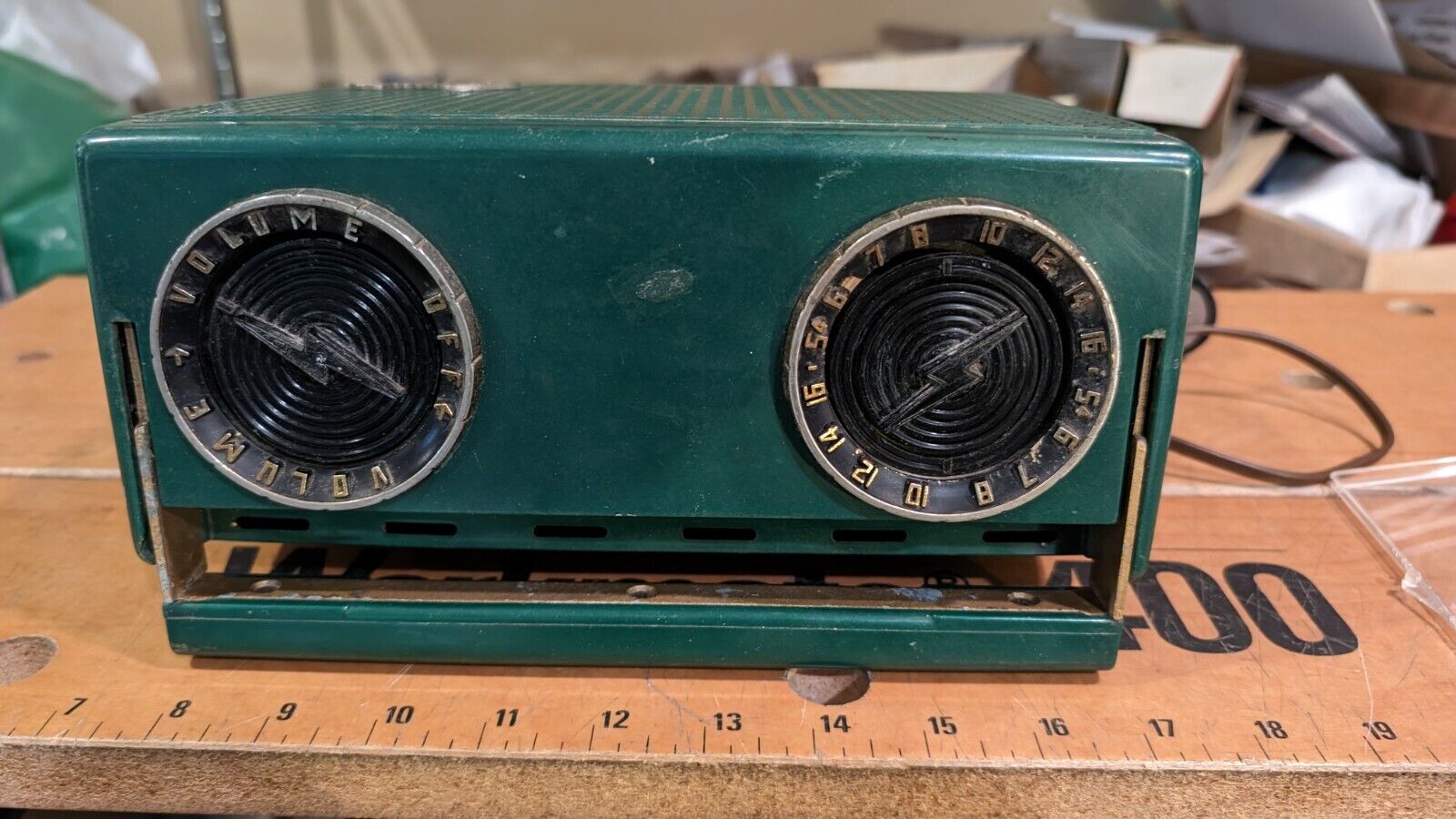 1950\'s Sylvania MCM Tube Radio Emerald Green & Gold
