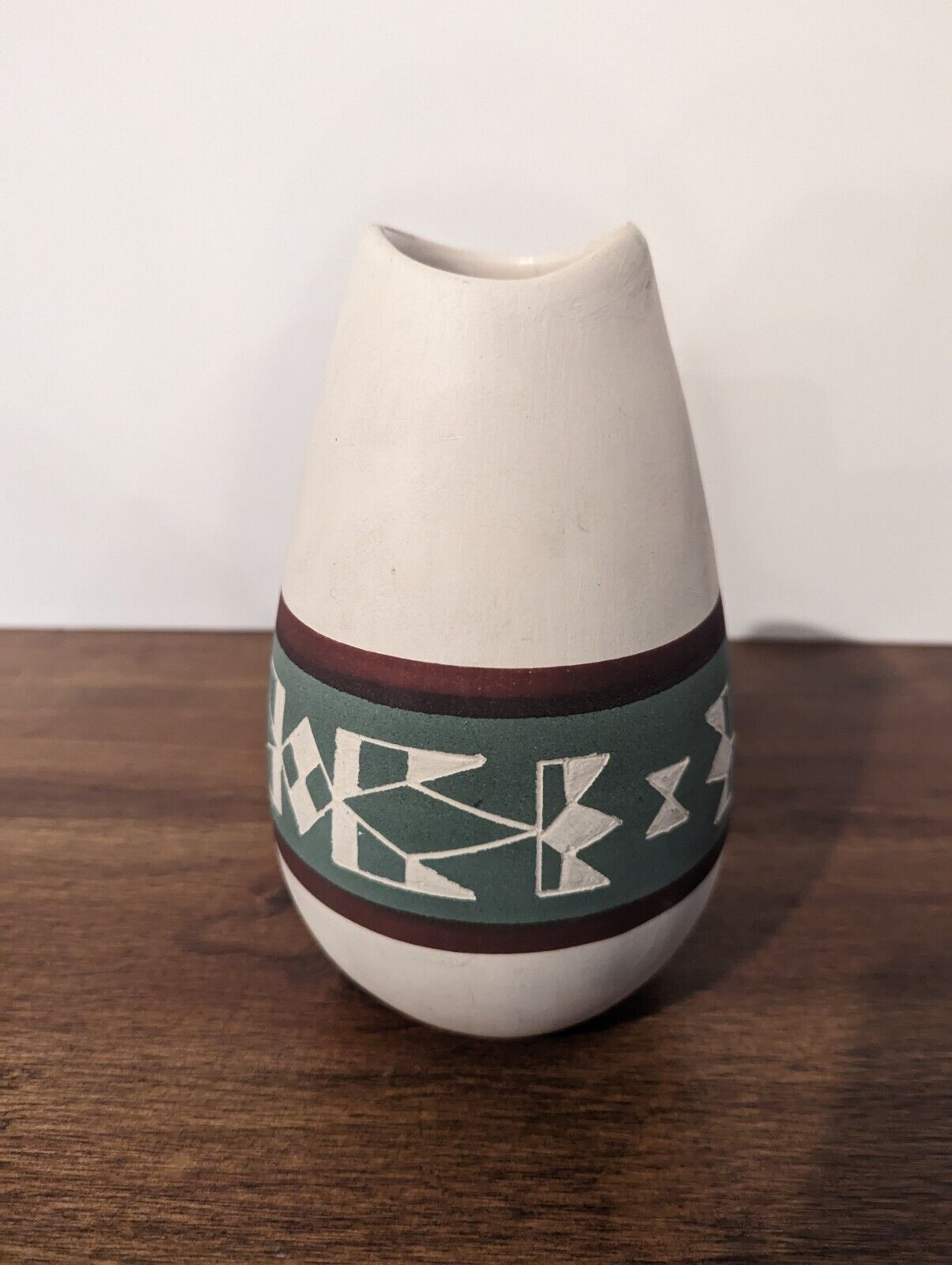 Vintage Native American Sioux Pottery Vase Signed By Artist Rapid City SD