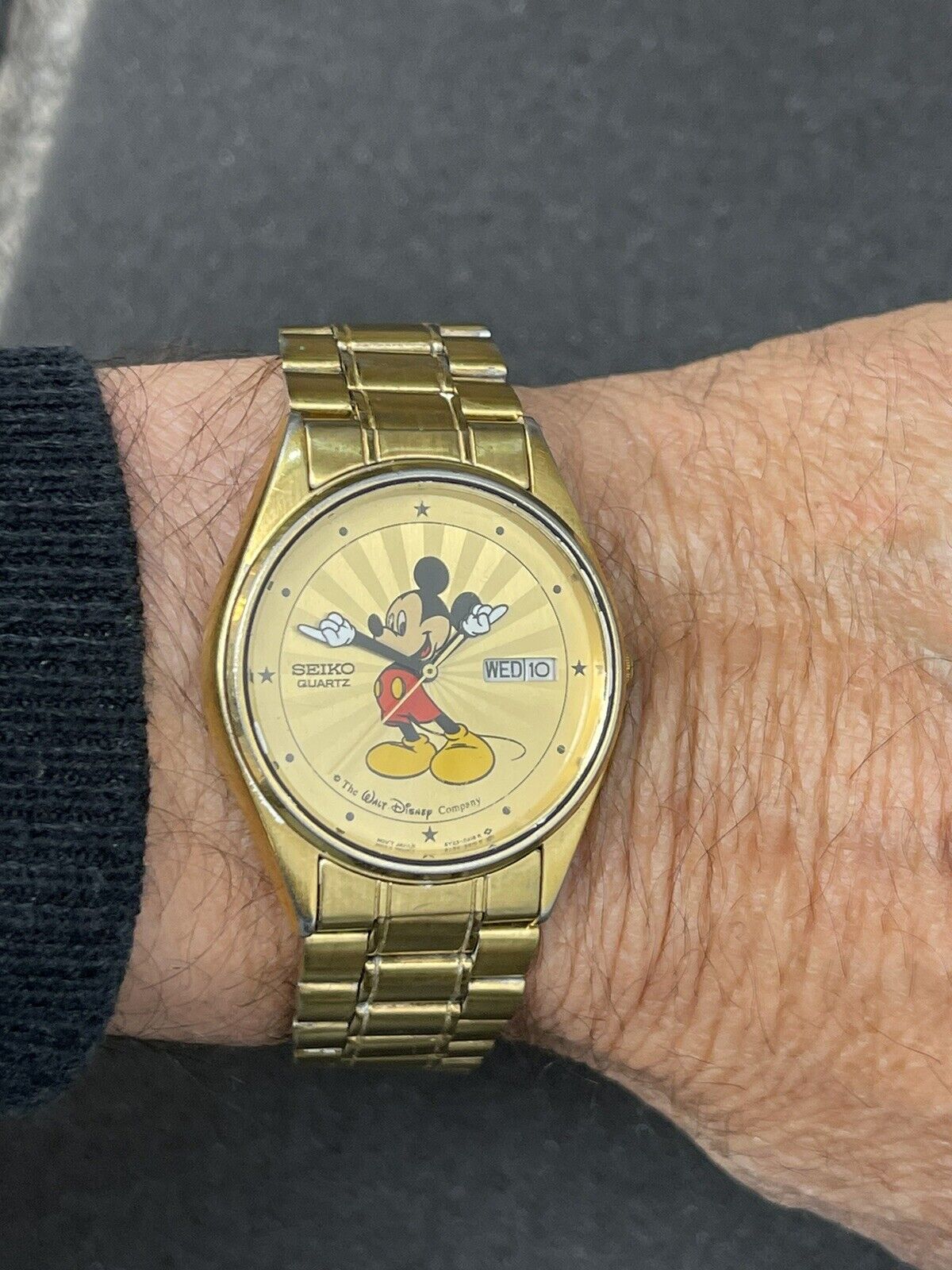 Vintage 1980’s SEIKO Mickey Mouse Watch Sunburst Rare DAY DATE 34mm…TJ372