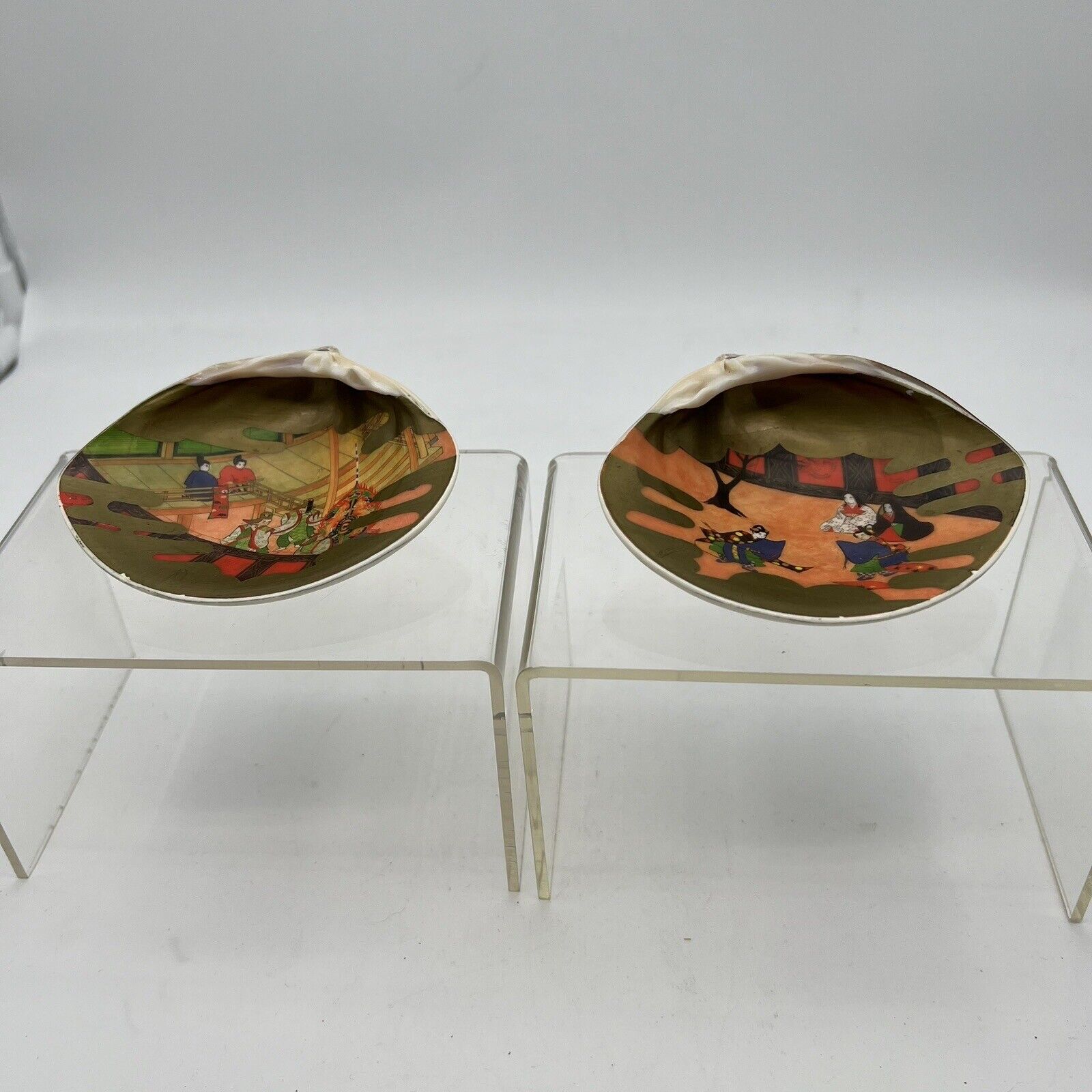 Vintage Japanese Painted Clam Shell hand painted