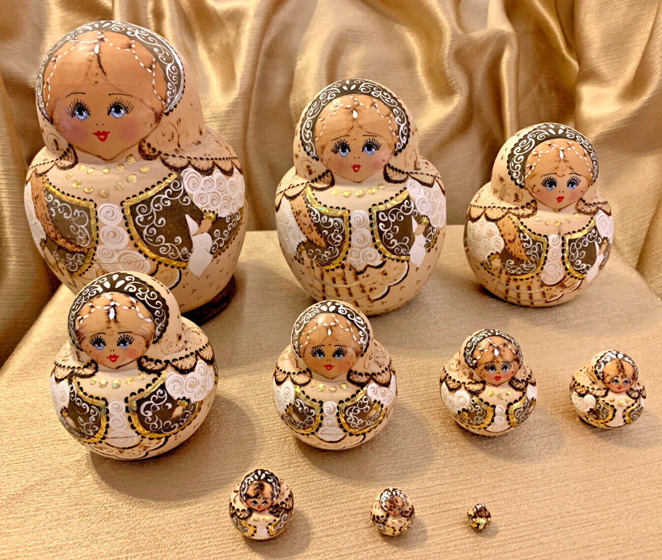 VTG Russian Nesting Doll 10 Piece Matryoshka - Iridescent Gold & Silver - MINT