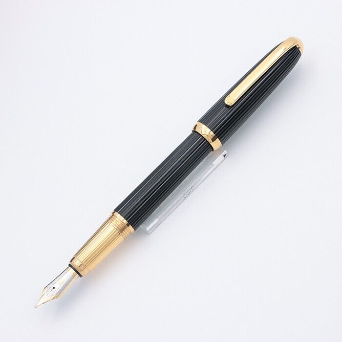 Cartier Fountain Pen Louis Cartier Black Composite/Gold Plate Gaudroon M Used
