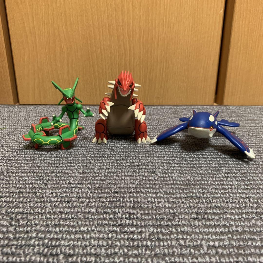 Pokemon Moncolle Figure Lot of 3 Rayquaza Kyogre Groudon Rayquaza and Groudon