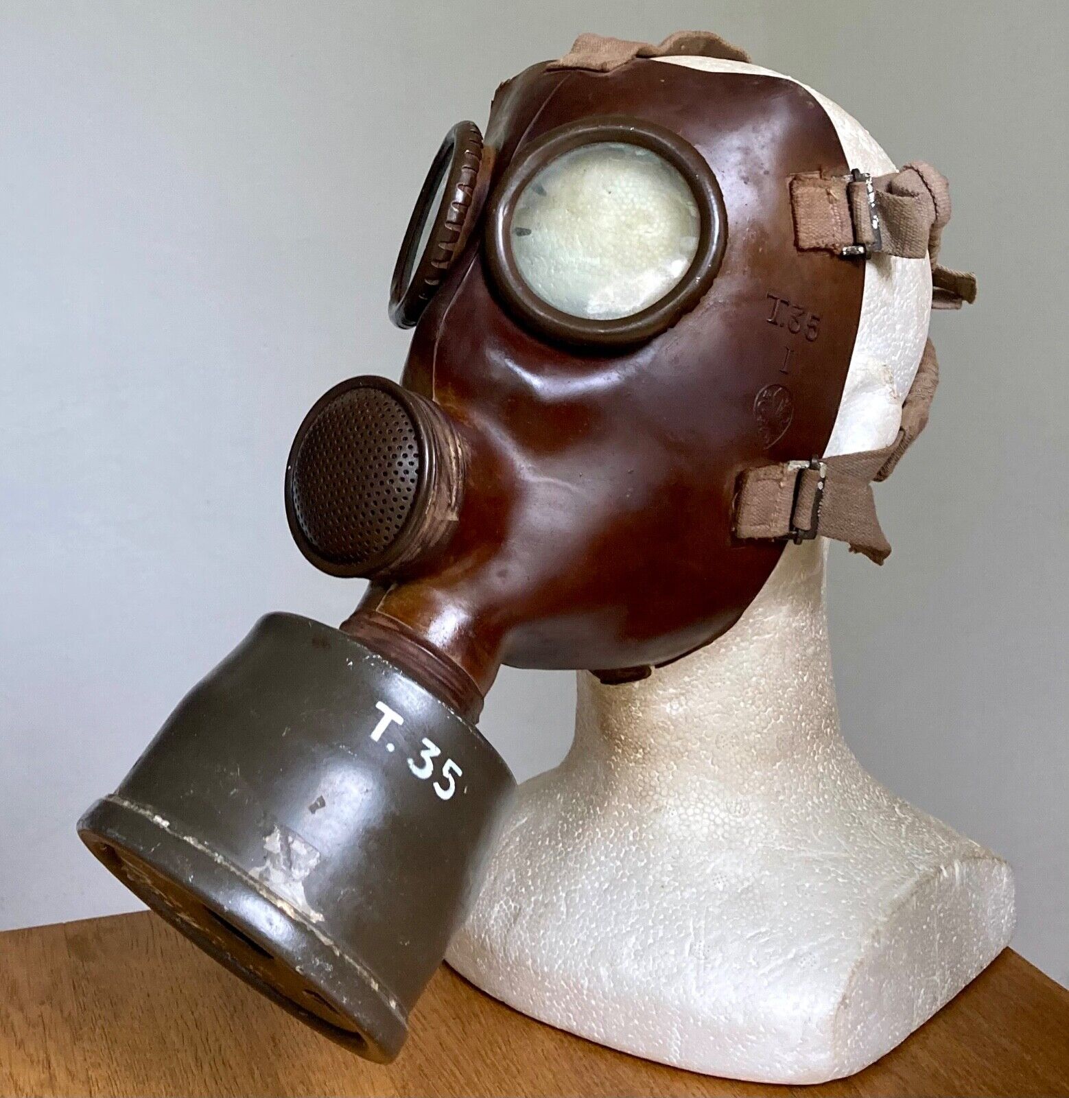 WW2 Rare Pirelli T.35 - I Italian Gas Mask