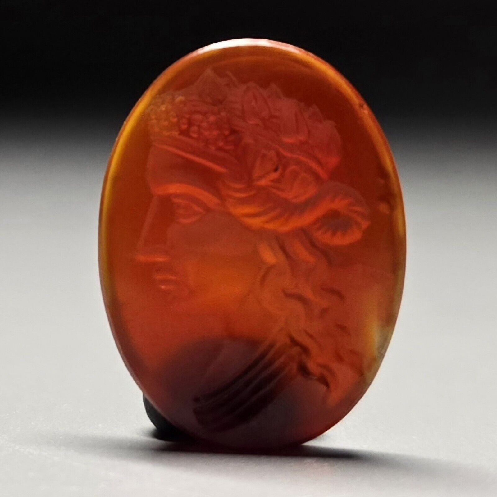 VERY BEAUTIFUL AND IMPORTANT ROMAN ENGRAVED GEM INTAGLIO DEPICTING A QUEEN
