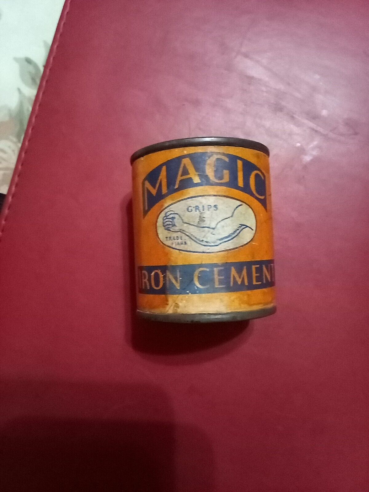 OLD VINTAGE TIN CAN MAGIC IRON GRIP CEMENT ADVERTISING