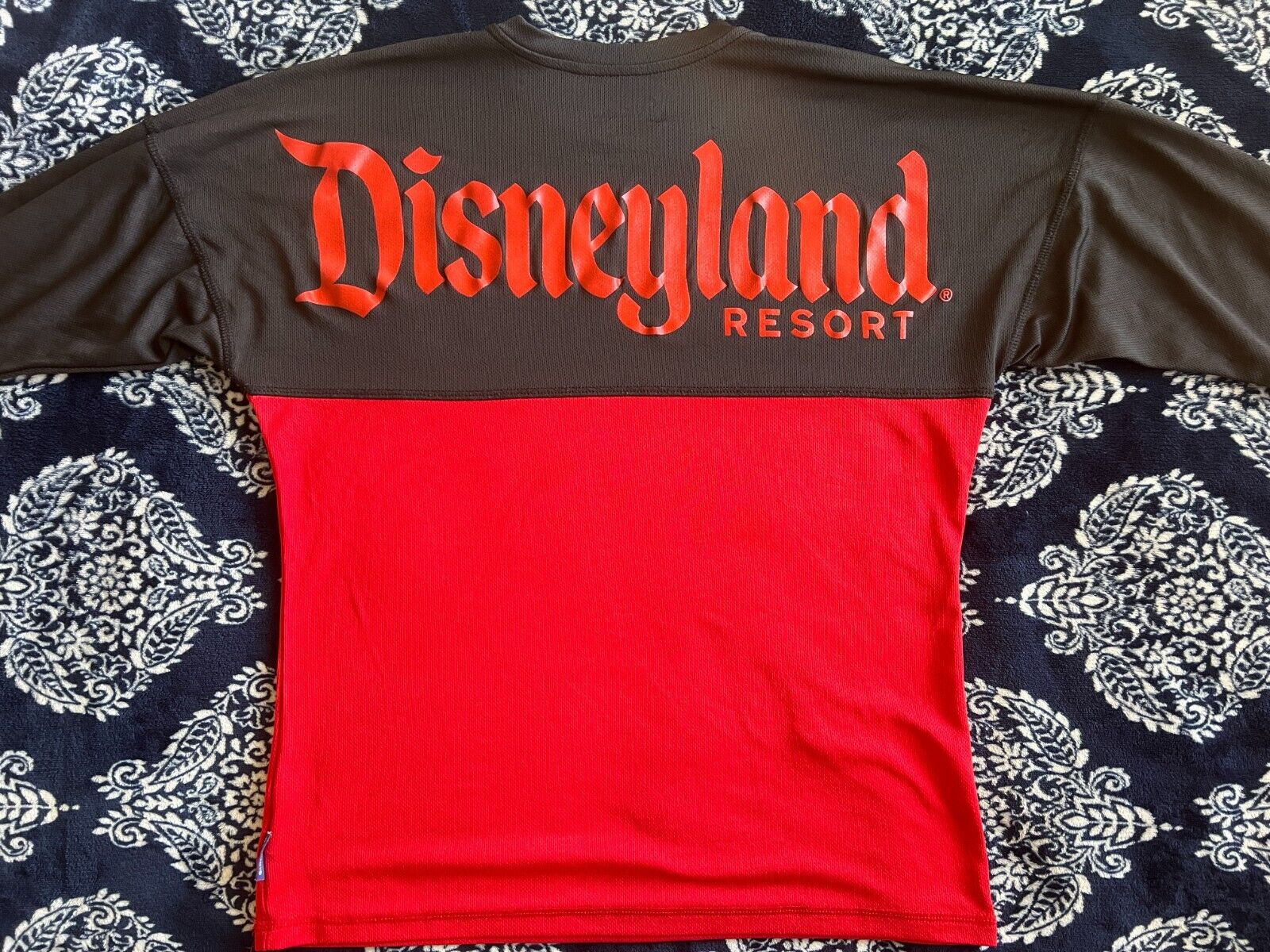 Authentic Disneyland Resort Black & Red Spirit Jersey Adult Size Small USA Made