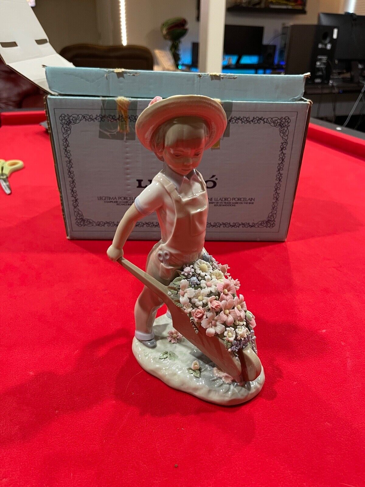 LLADRO WHEELBARROW WITH FLOWERS BOY FIGURINE #1283 USED IN BOX - EXCELLENT COND