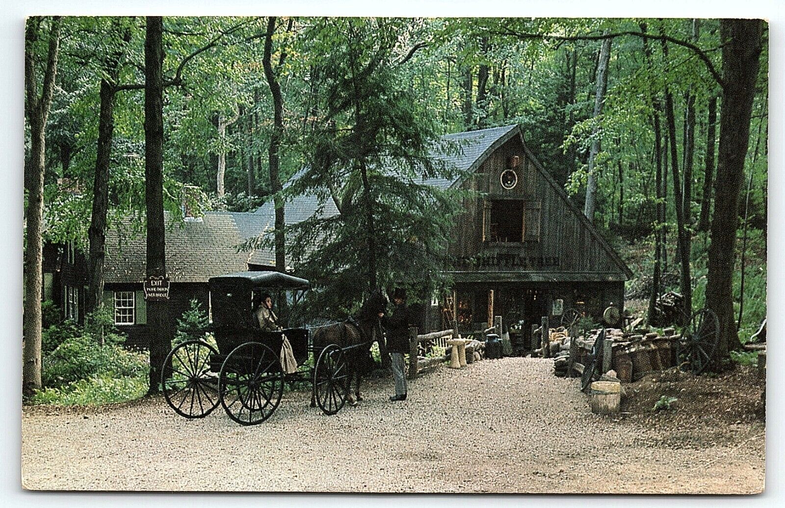 1960s BILLERICA MA THE WHIFFLE TREE COUNTRY STORE AND GIFT SHOP  POSTCARD P3526