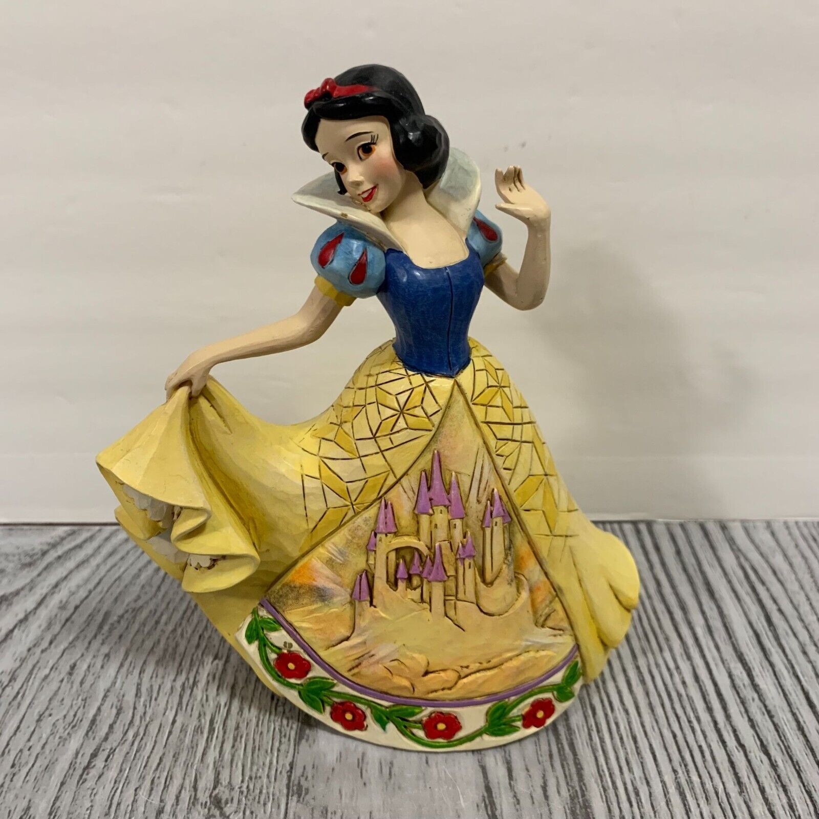 Jim Shore  Enesco Disney Traditions Snow White with Castle Dress Figurine 6\