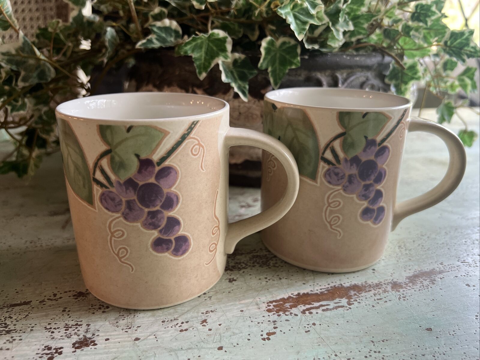 Set of 2 Mikasa Chablis Mugs Cups Wine Grapes Rare  3.75\