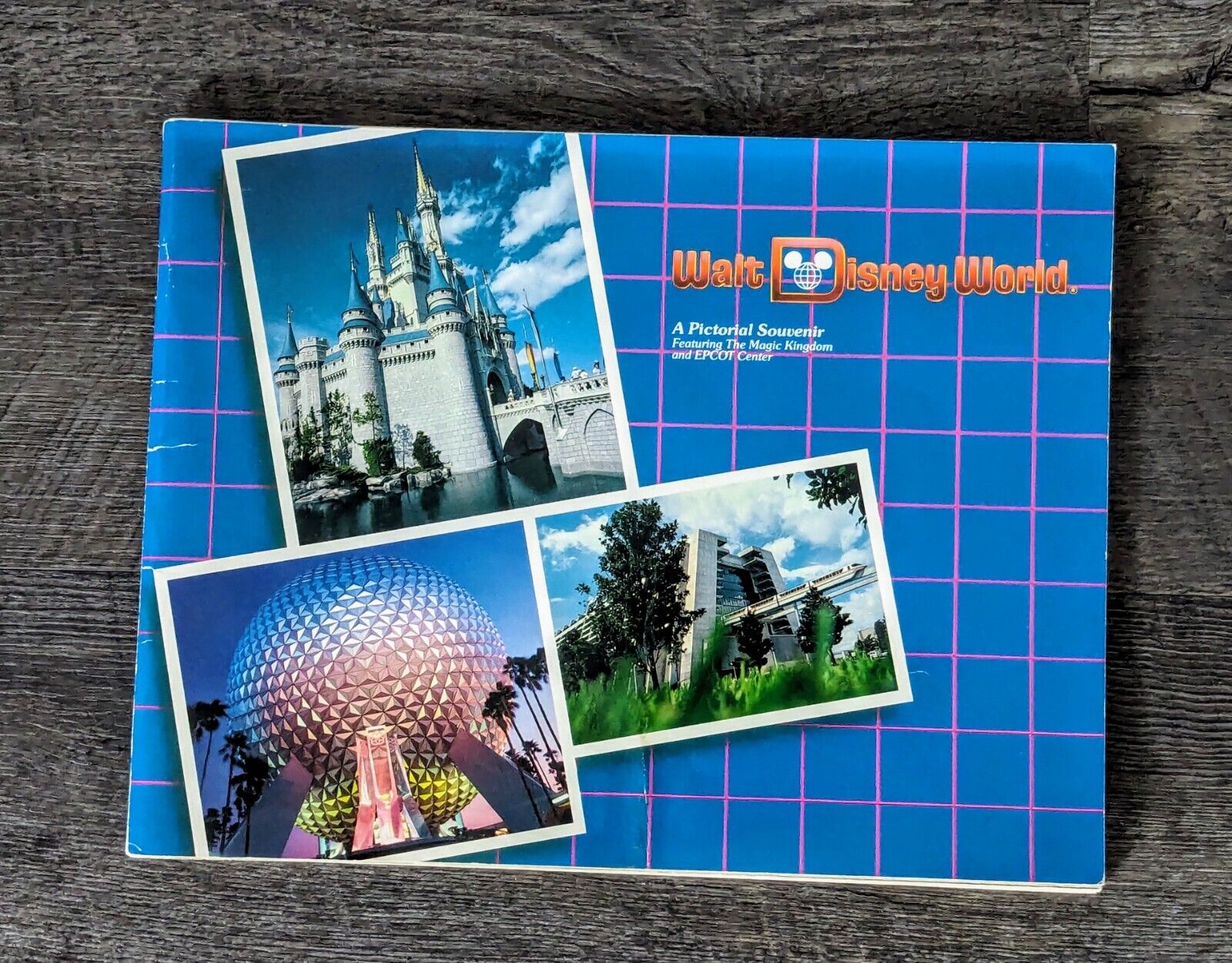 Vintage 1986 Walt Disney World Pictorial Souvenir Book Epcot Magic Kingdom 80s