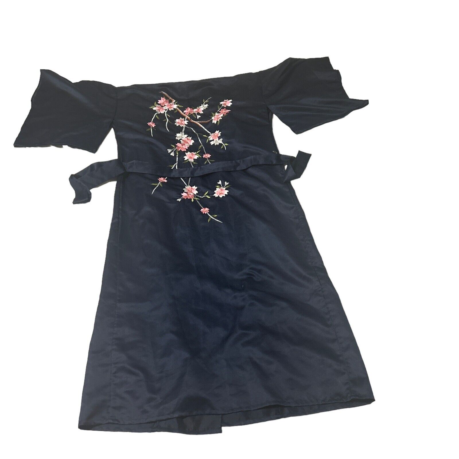 VTG Best Quality  Kimono Made in Japan blue Embroidered Floral Belt